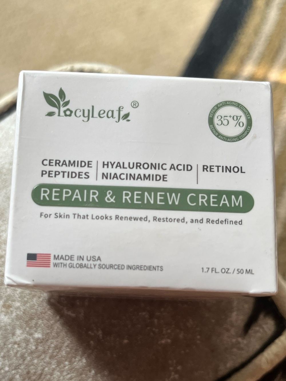 locyLeaf Natural Formula Barrier-Repair Moisturizer for Sensitive Skin - Picture 3 of 12